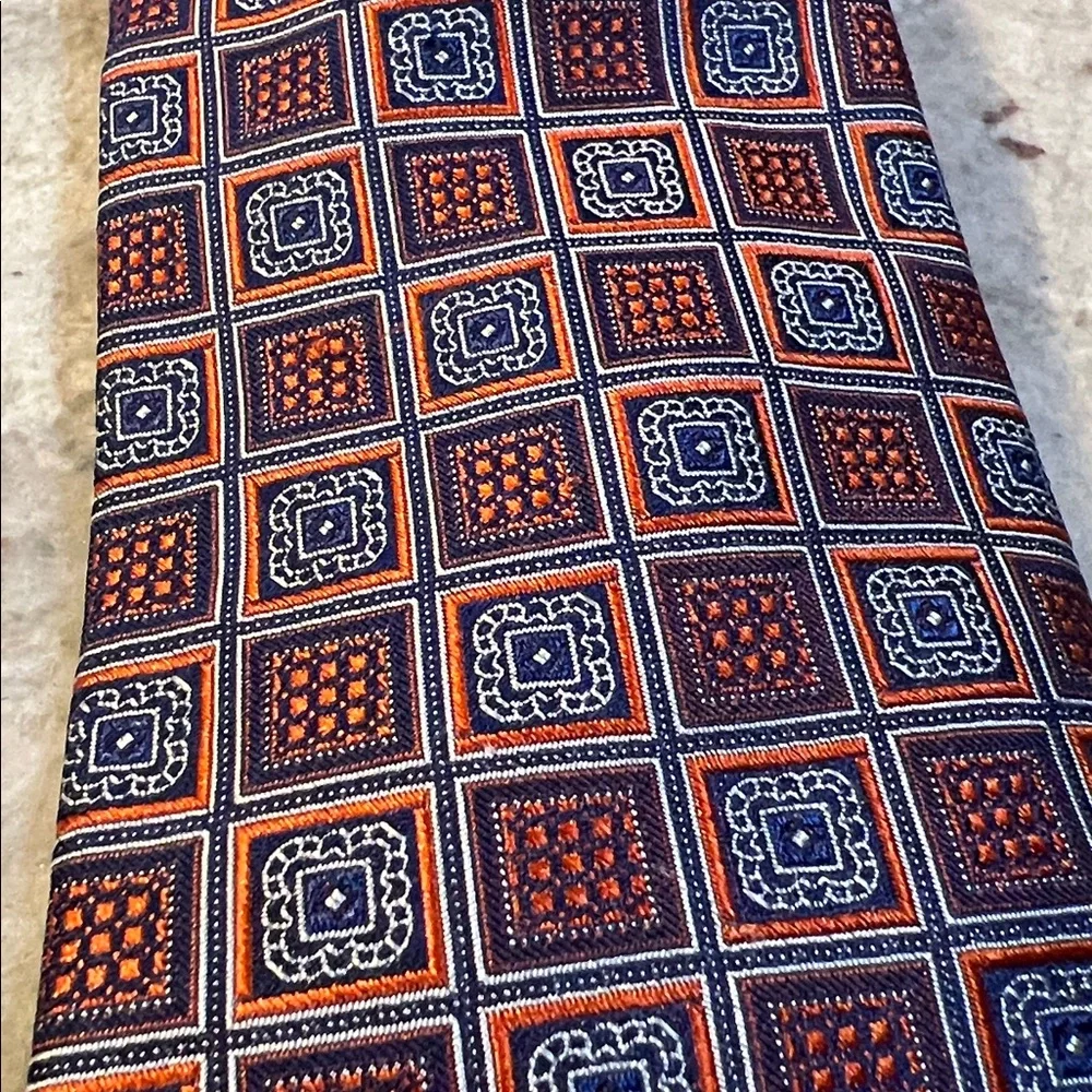Cremieux Mens Silk Necktie Orange Navy Blue Geometric Medallion Handmade USA Tie